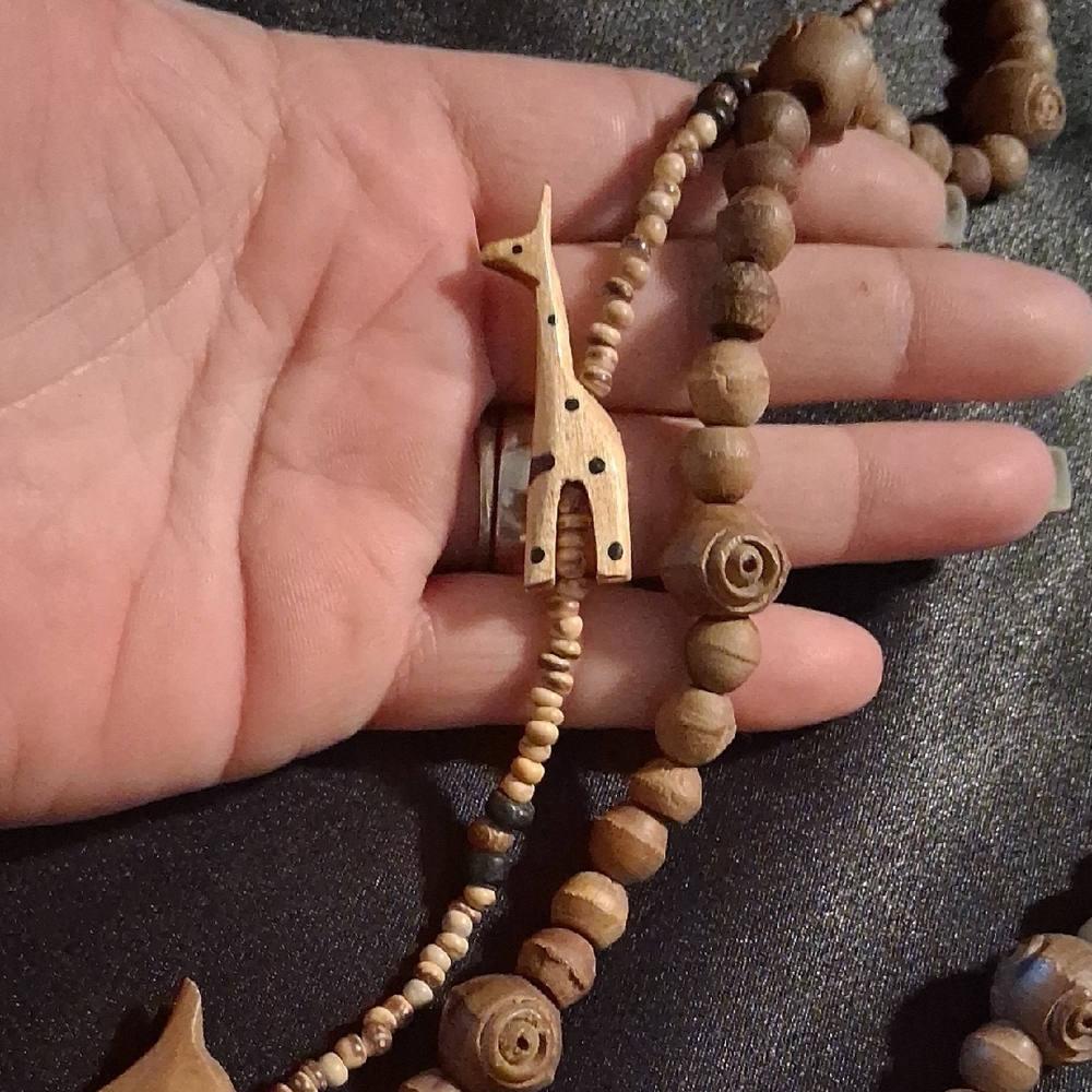 Vintage Brown Wooden Animal Necklace - Picture 1 of 11